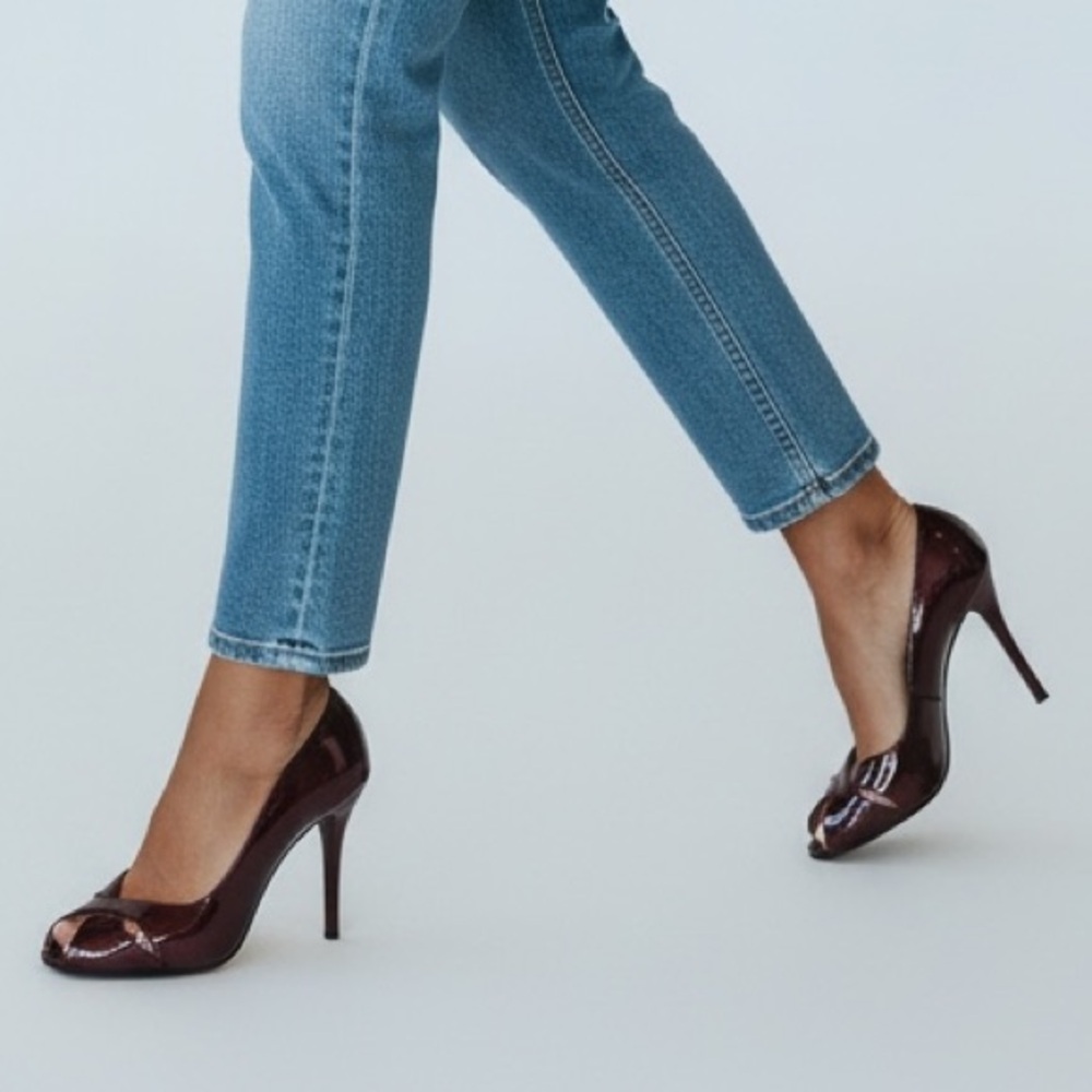 Stuart Weitzman Burgundy Red Patent Peep Toe Heel - Picture 3 of 13